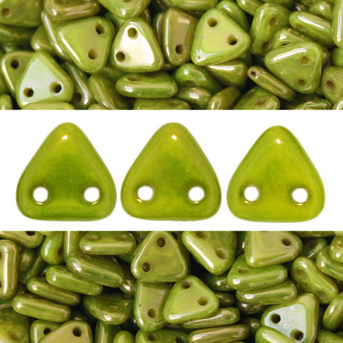 Kaufen Sie Perlen in Deutschland 2 Loch Perlen CzechMates triangle Silversheen Chartreuse 6mm (10g)